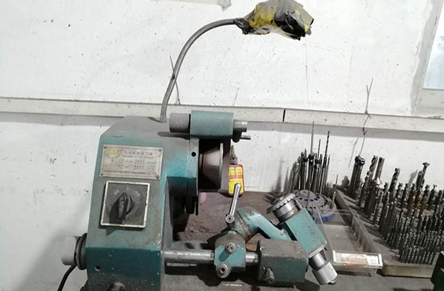 cnc數(shù)控車床加工廠數(shù)控車床加工鋁料如何確保尺寸的精確度？
